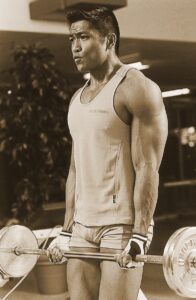 Effektivt biceps program-barbell curl-1