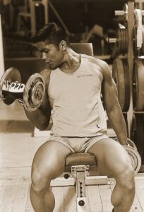 Effektivt bicep program-DB-Curl-1