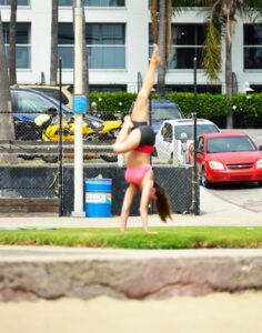 Muscle Beach-yoga