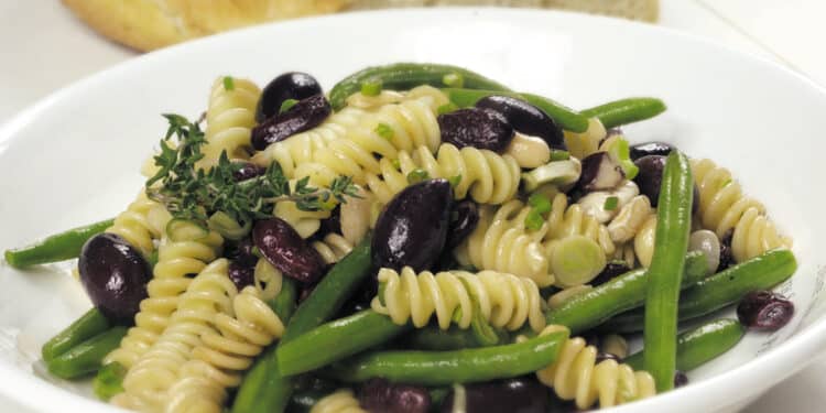 pastasalat med bønner