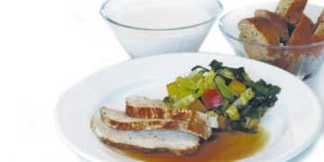 Kalkunbryst og lun linsesalat